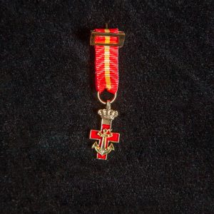 medalla-merito-naval-con-distintivo-rojo