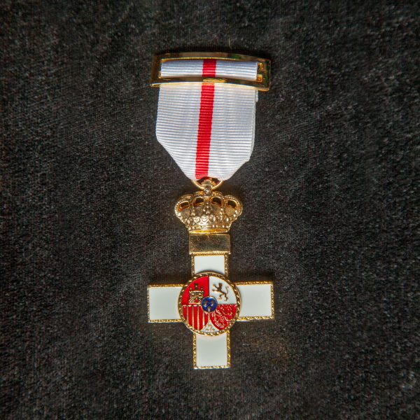 medalla-al-merito-militar-distintivo-blanco-2
